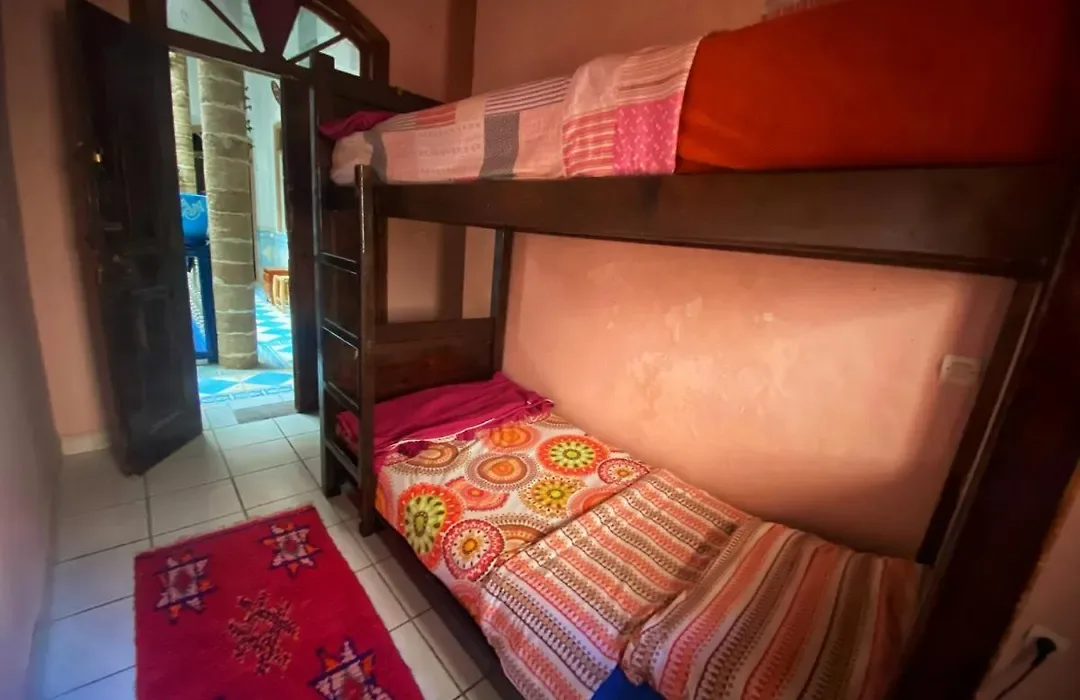 The Chill Art Hostel — ภาพห้องพักและบรรยากาศ
