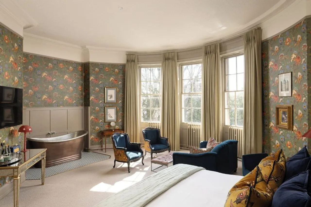 The Churchill Hotel — rooms and atmosphere