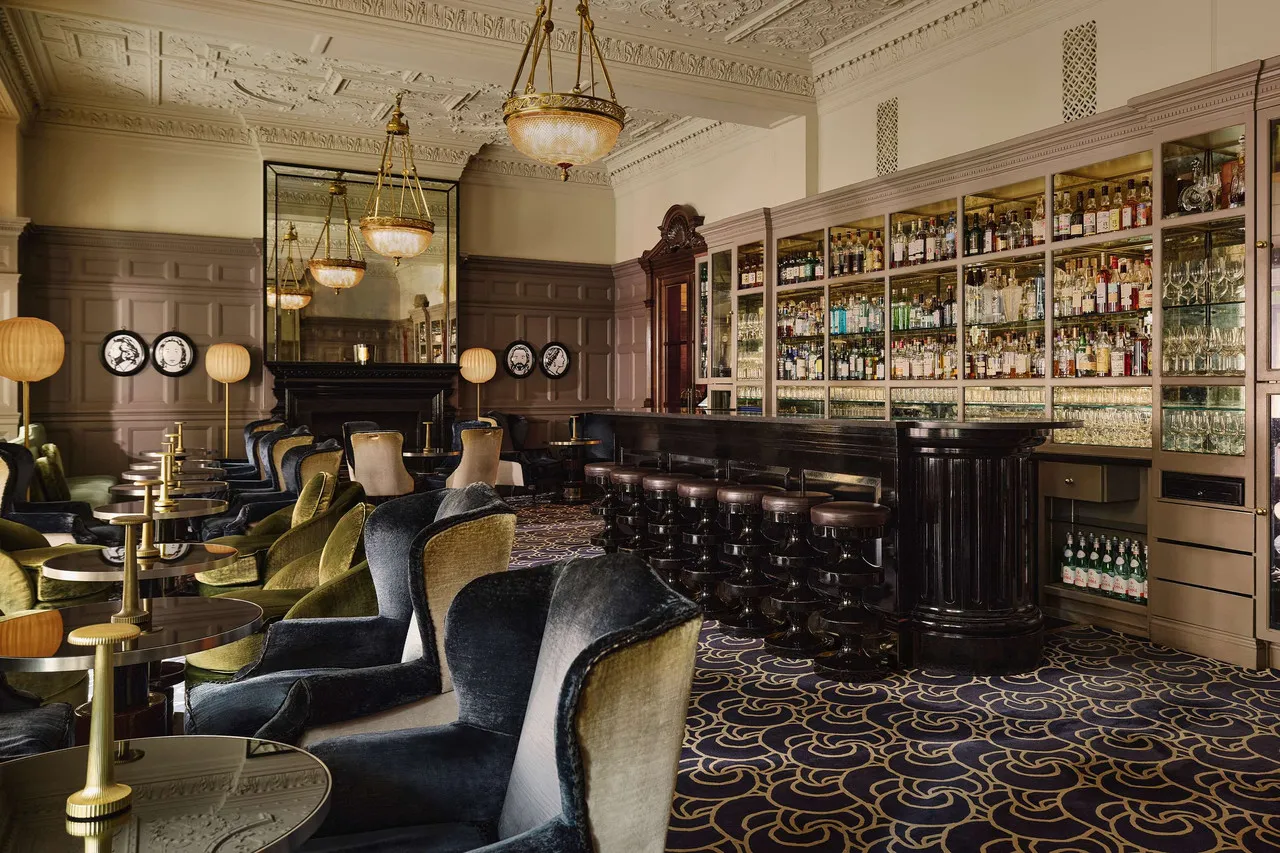 The Connaught — ภาพห้องพักและบรรยากาศ