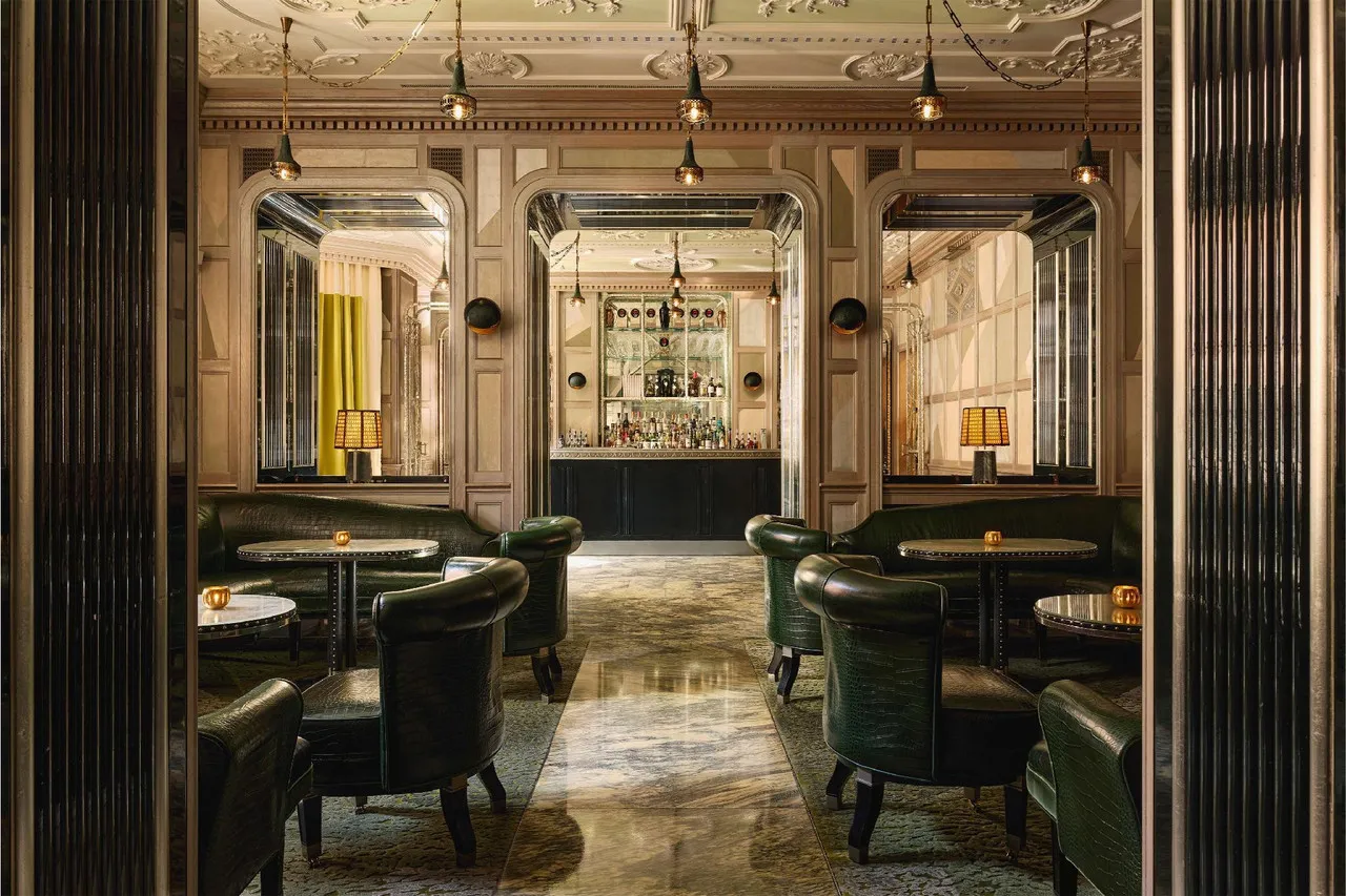 The Connaught — ภาพห้องพักและบรรยากาศ