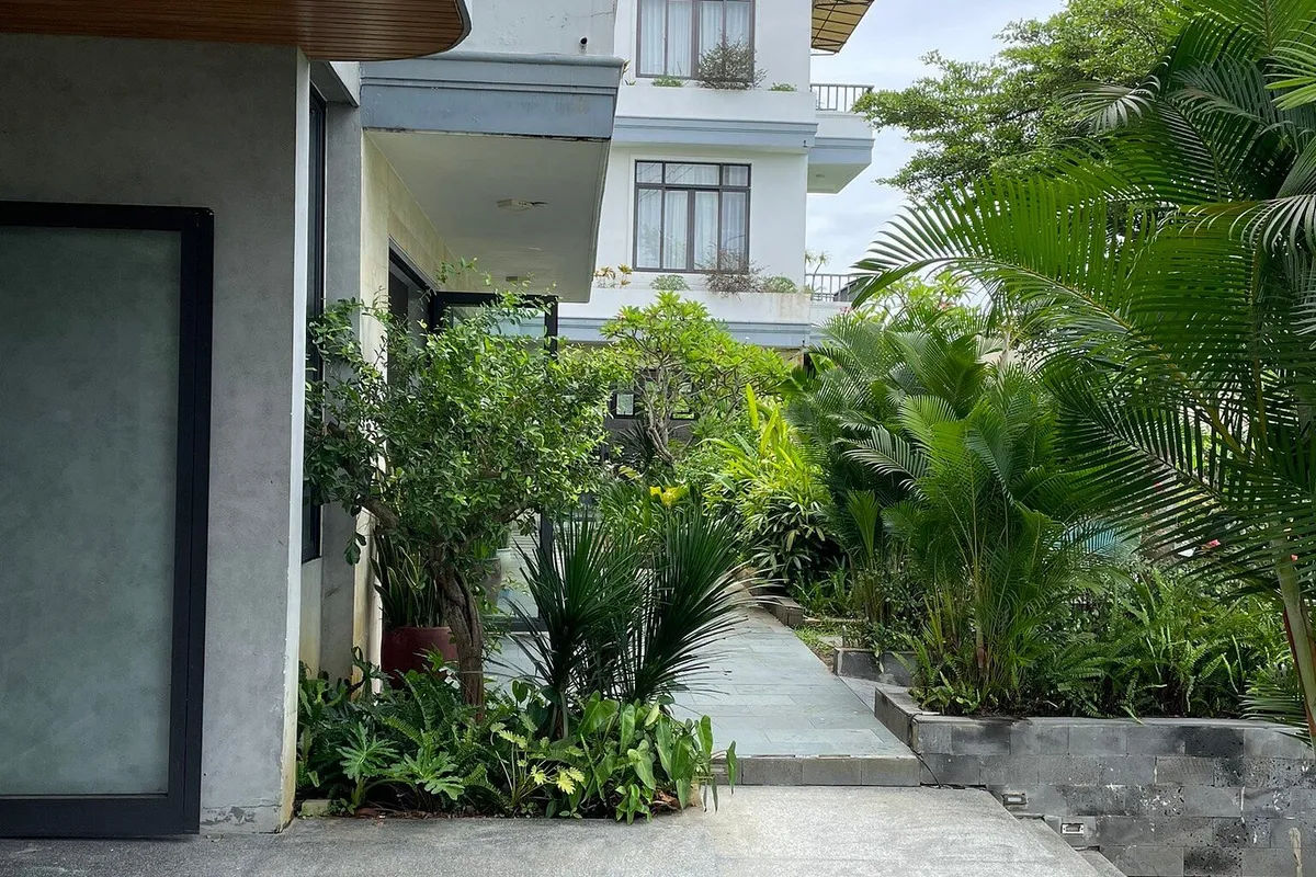 The Corner Riverside Villa — rooms and atmosphere
