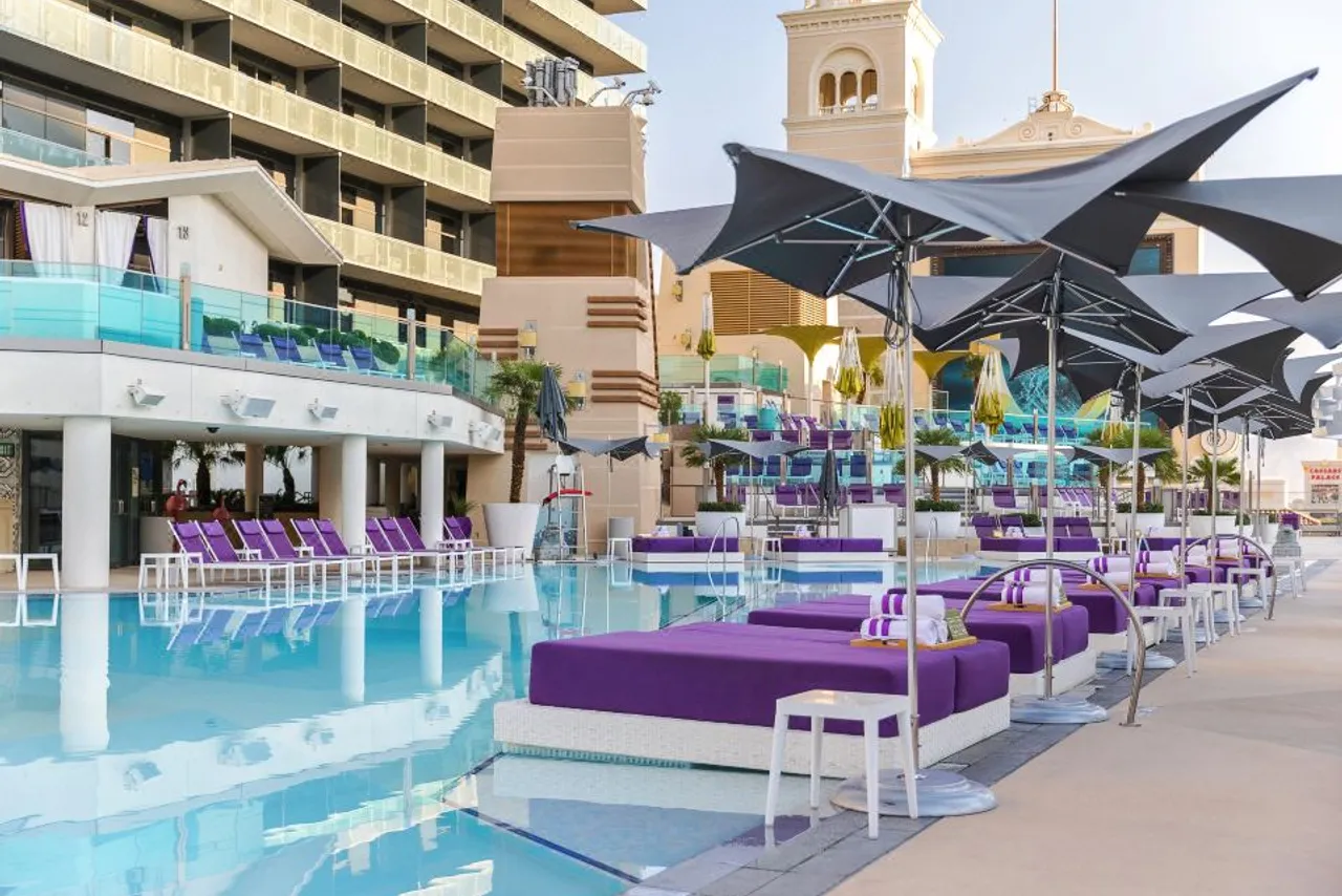 The Cosmopolitan of Las Vegas — rooms and atmosphere