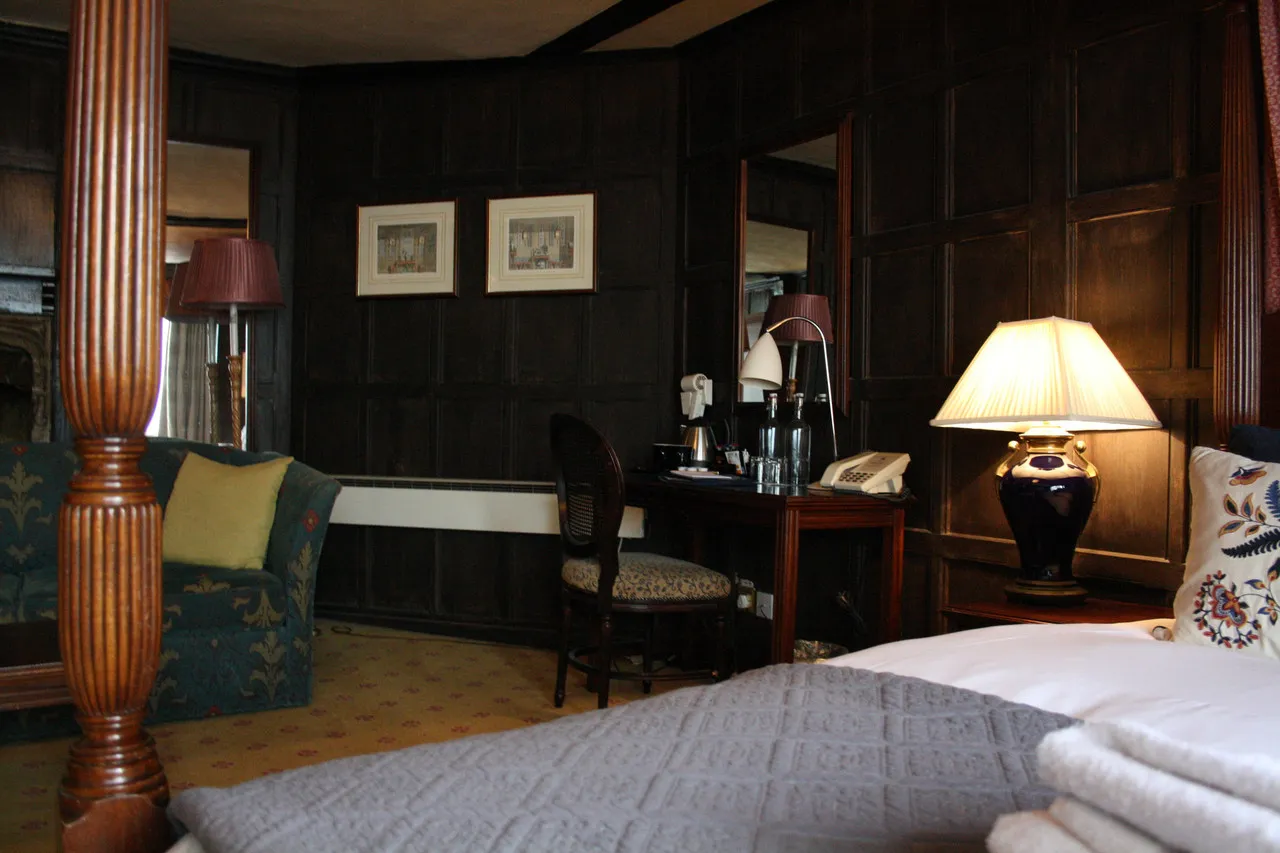 The Falstaff — rooms and atmosphere