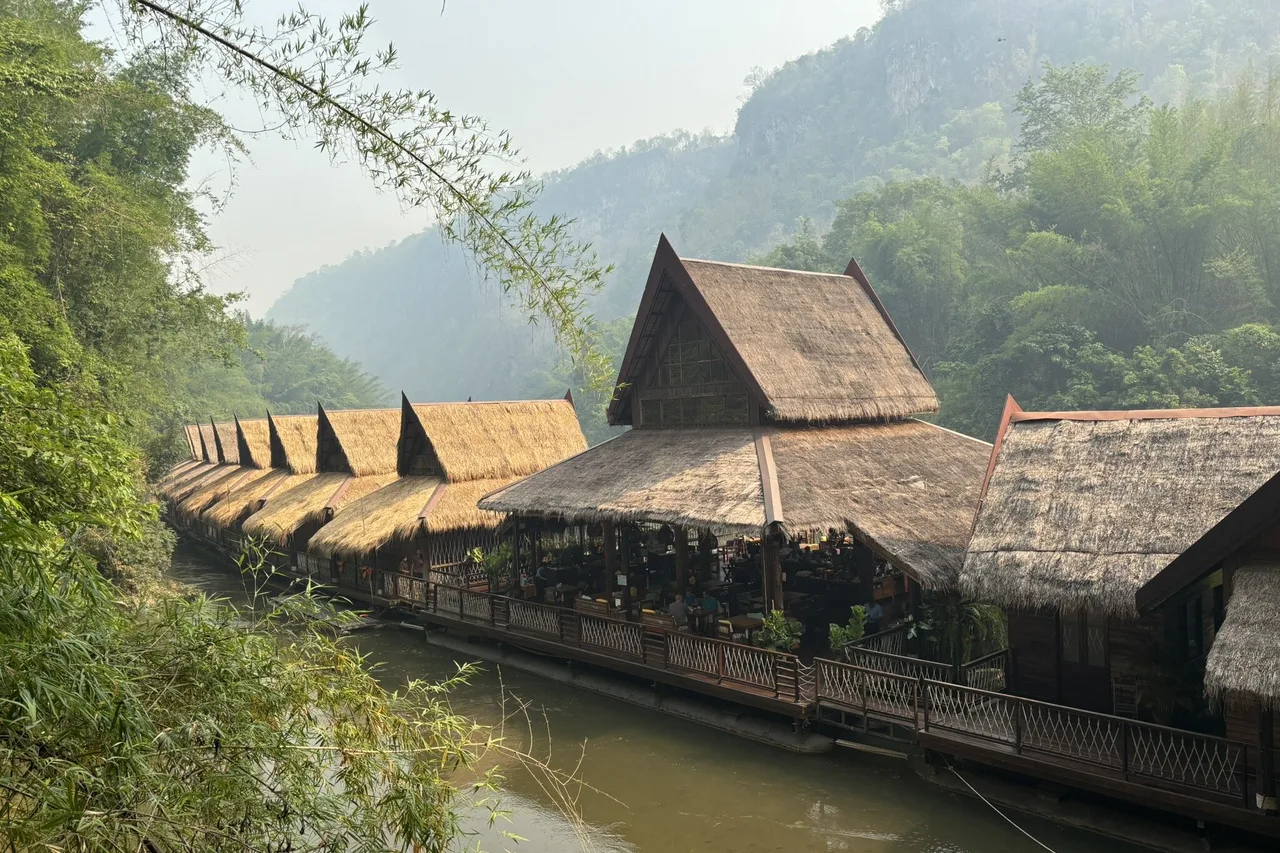 The FloatHouse River Kwai — rooms and atmosphere