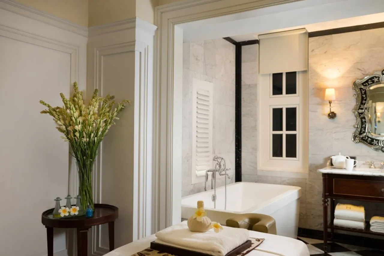 The Hermitage, a Tribute Portfolio Hotel, Jakarta — rooms and atmosphere
