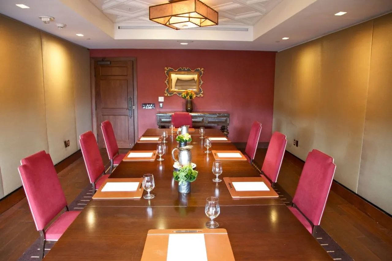 The Hollywood Roosevelt — rooms and atmosphere