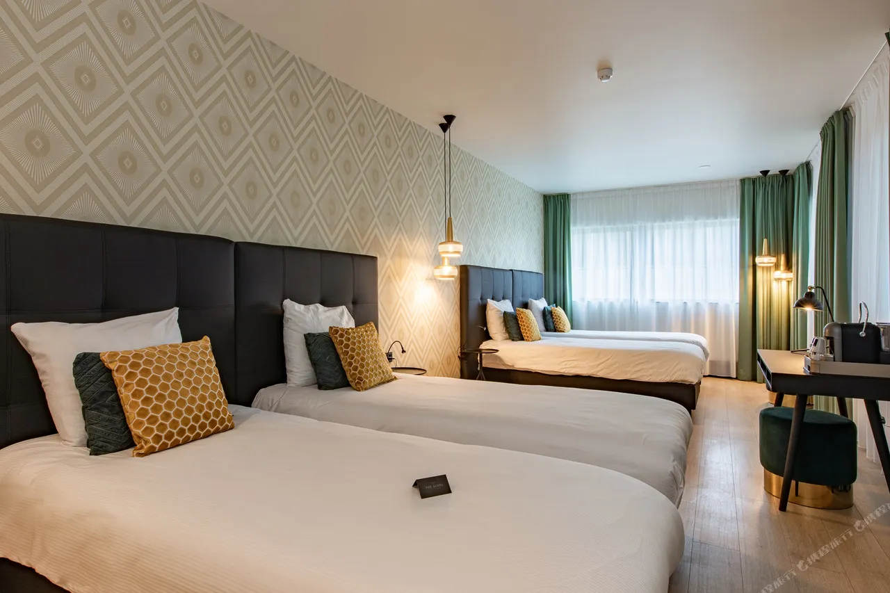 The James Rotterdam — rooms and atmosphere