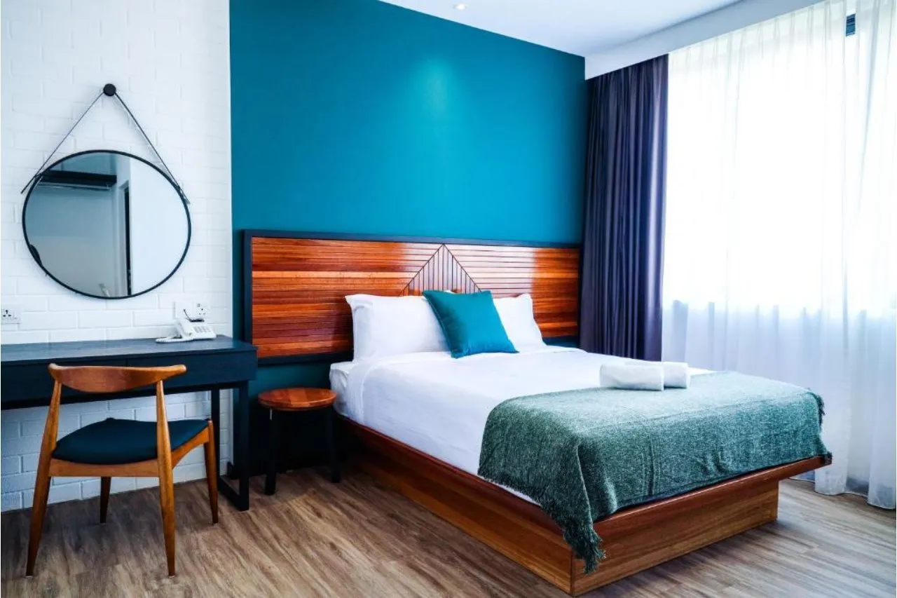 The Jour'ney Hotel — rooms and atmosphere