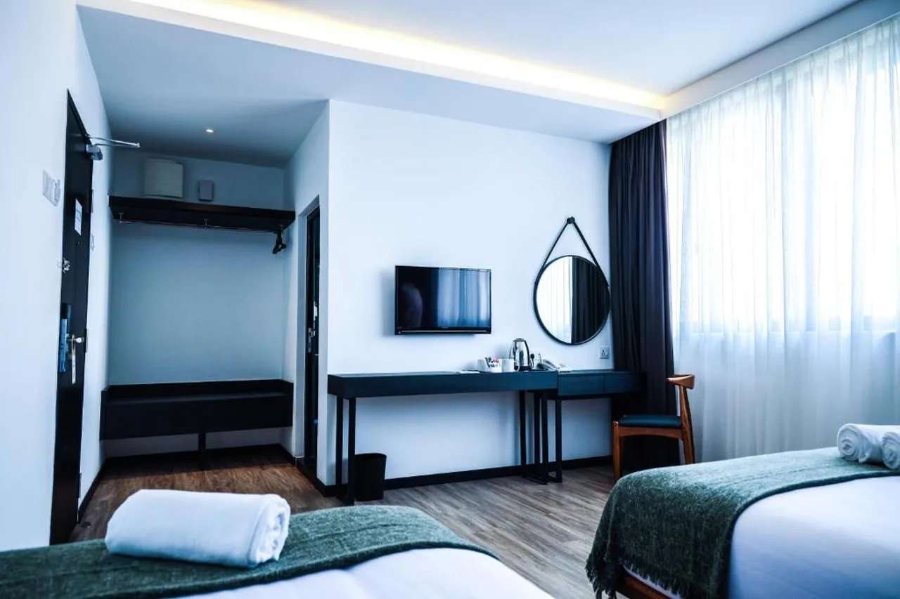 The Jour'ney Hotel — rooms and atmosphere