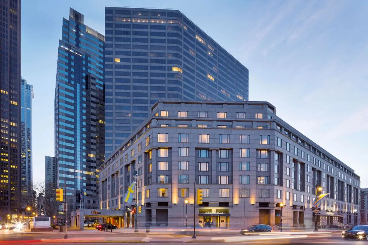 The Logan Philadelphia, Curio Collection by Hilton — rooms and atmosphere