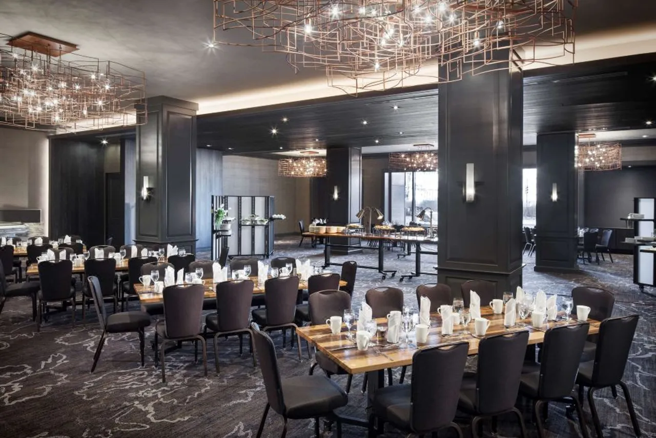 The Logan Philadelphia, Curio Collection by Hilton — rooms and atmosphere