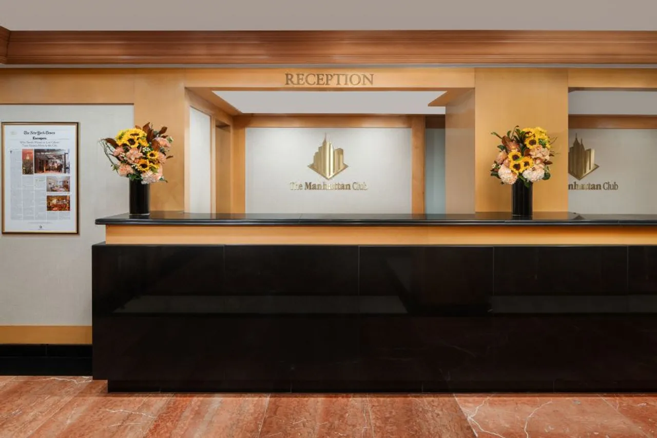 The Manhattan Club — rooms and atmosphere