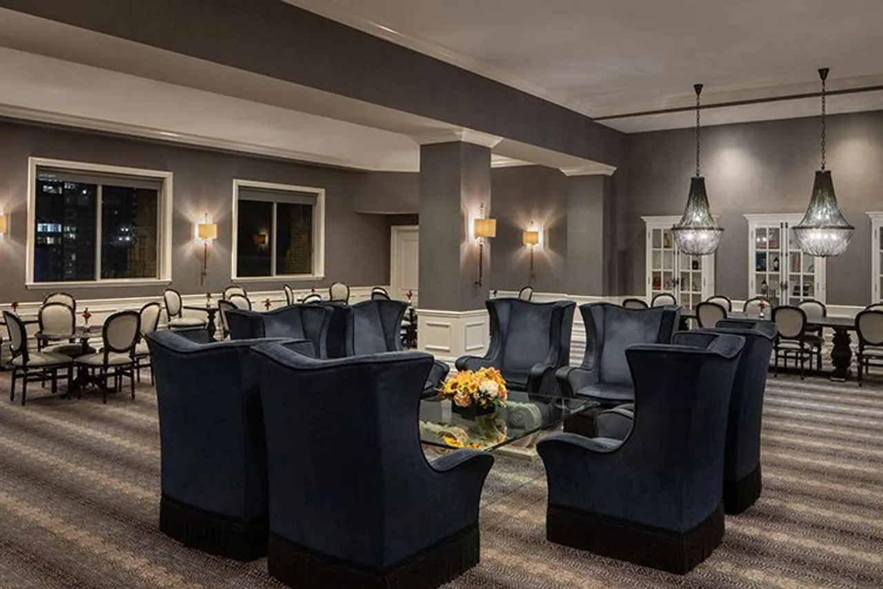 The Manhattan Club — rooms and atmosphere