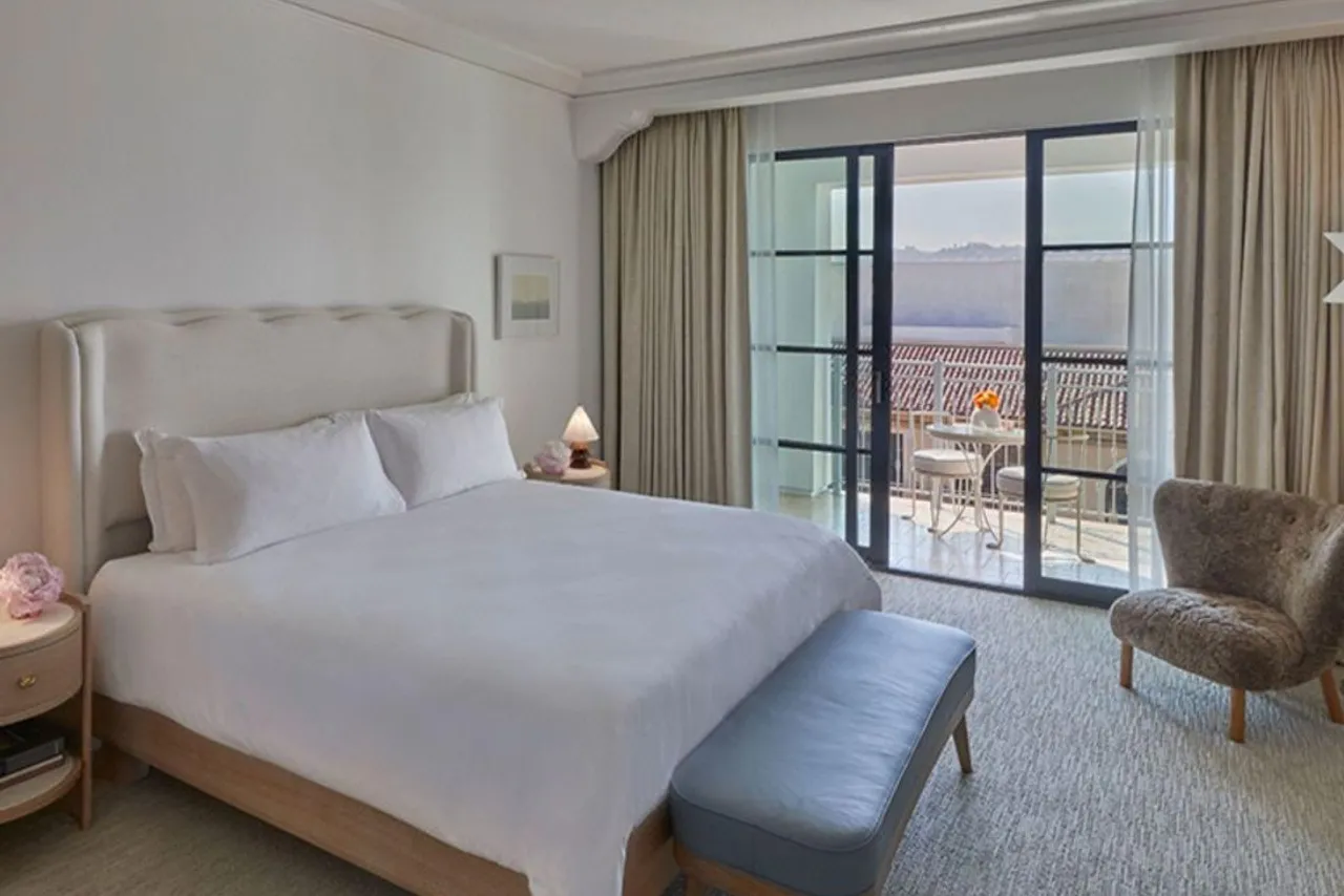The Maybourne Beverly Hills — rooms and atmosphere