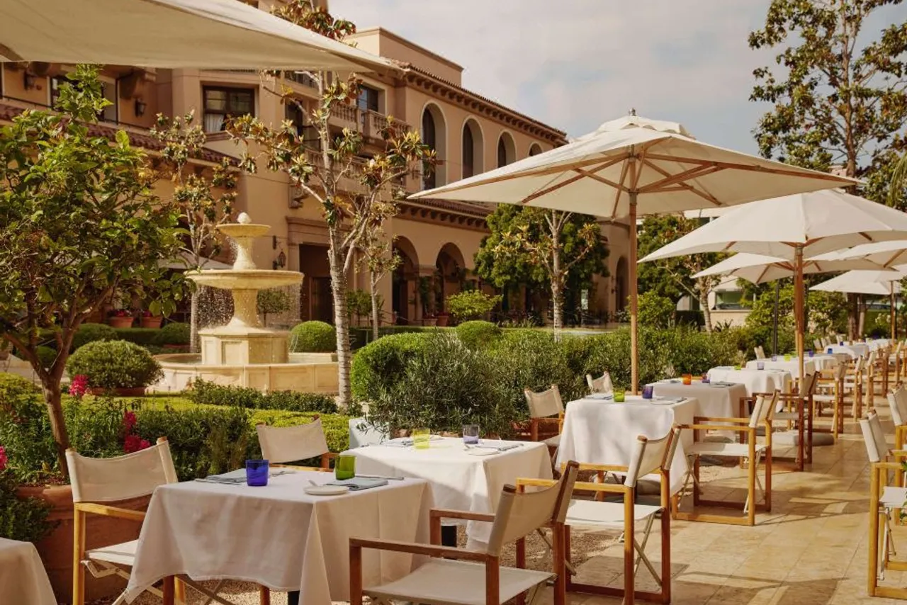 The Maybourne Beverly Hills — rooms and atmosphere