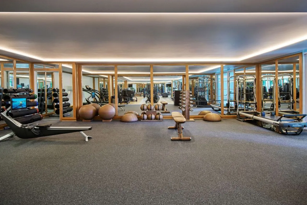 The Maybourne Beverly Hills — rooms and atmosphere