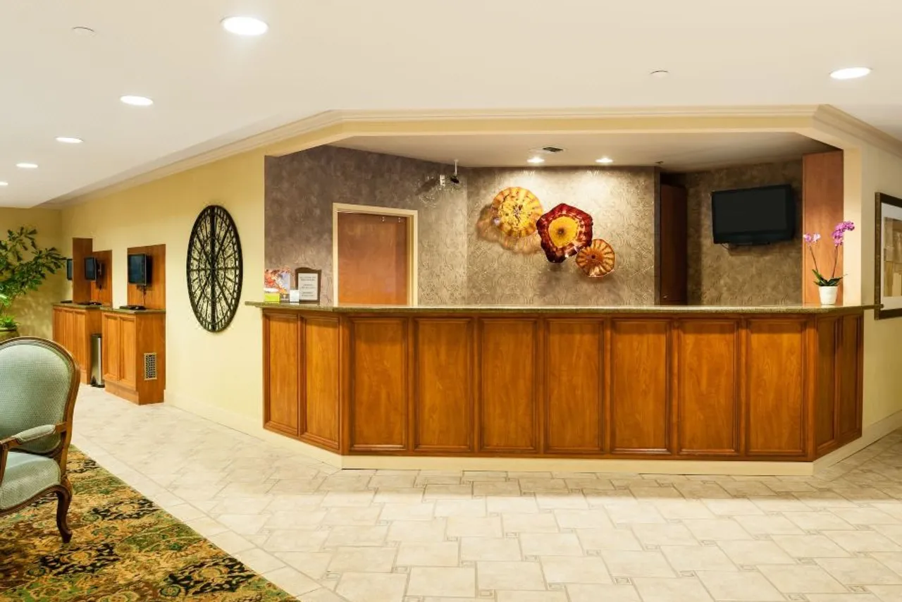 The Mediterranean Inn — rooms and atmosphere