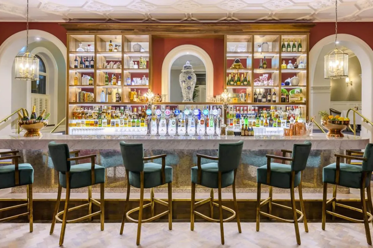 The Metropole Hotel Cork — ภาพห้องพักและบรรยากาศ