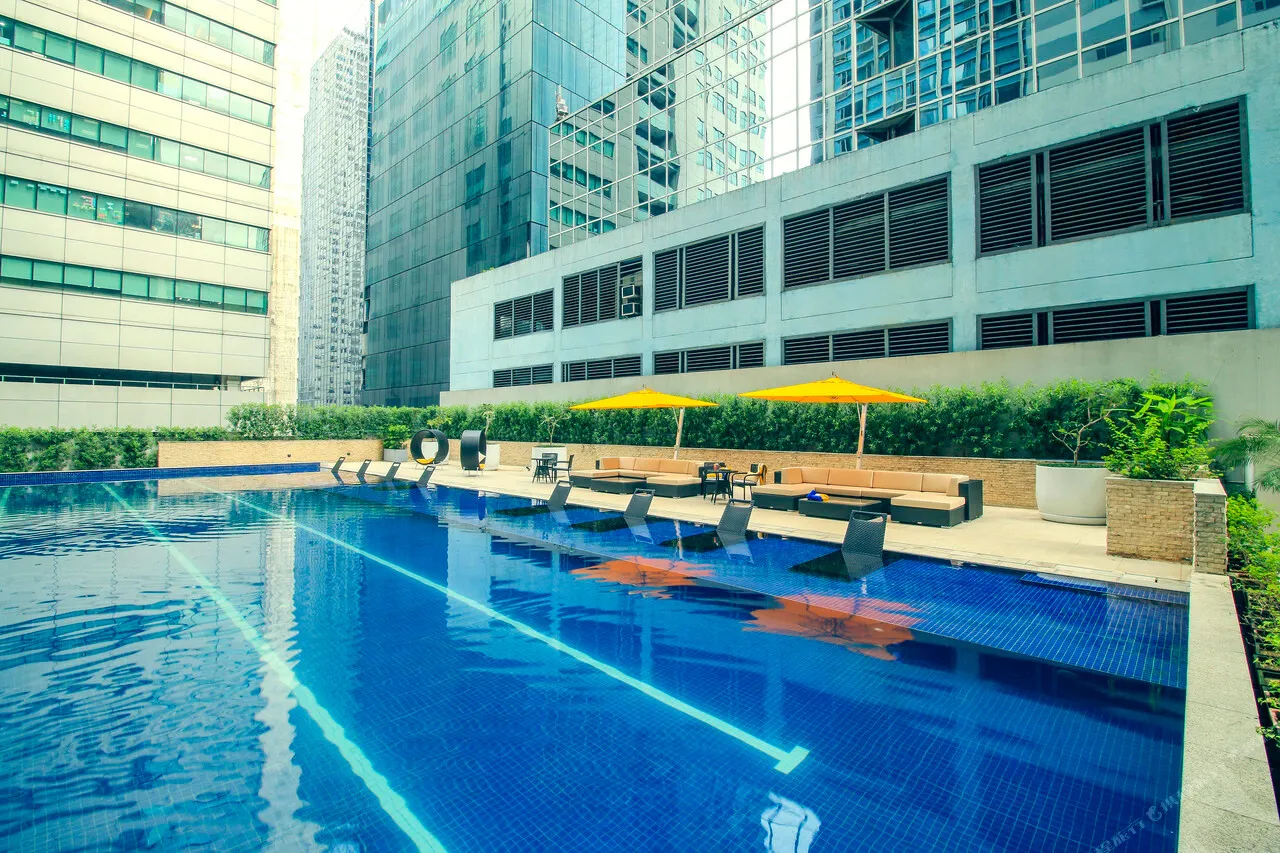 The Mini Suites - Eton Tower Makati — rooms and atmosphere