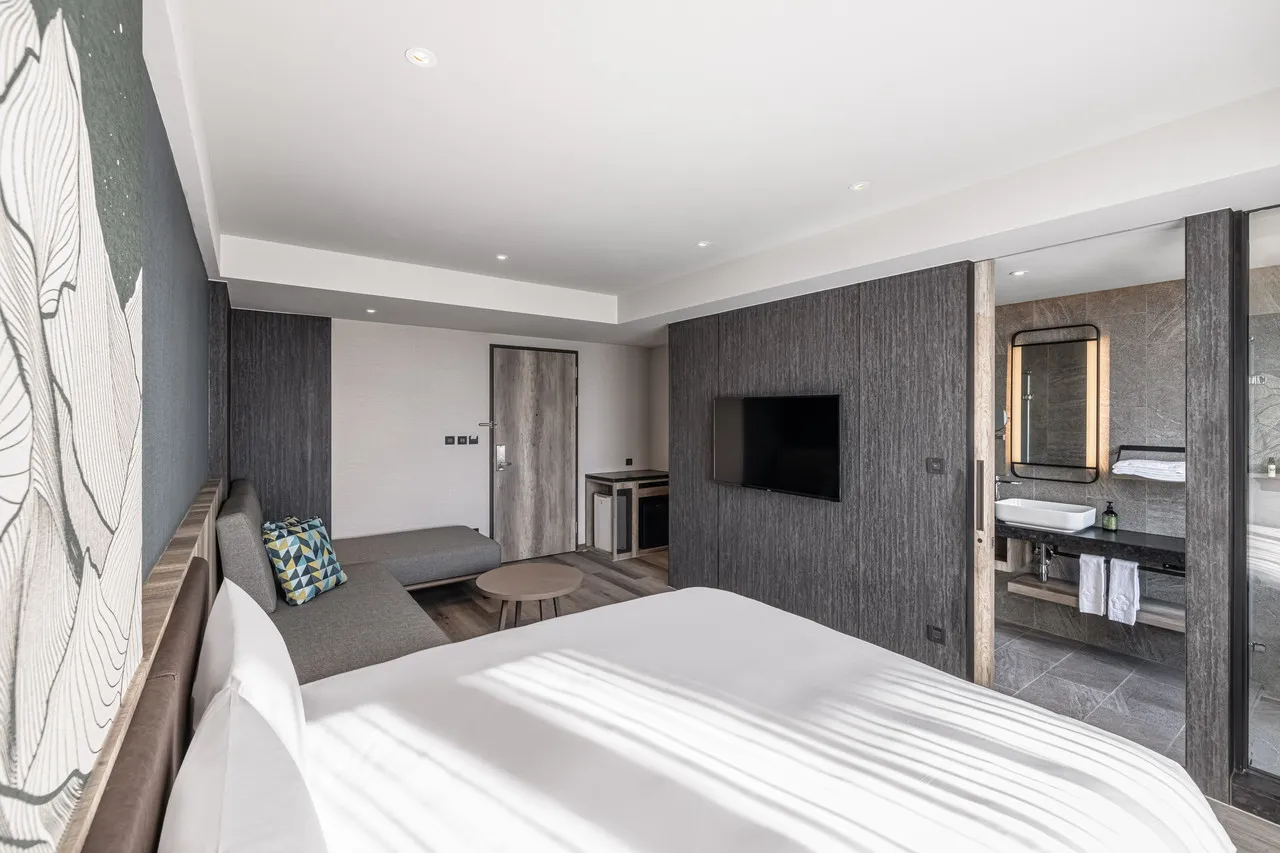 The Moment Hotel Hualien — rooms and atmosphere