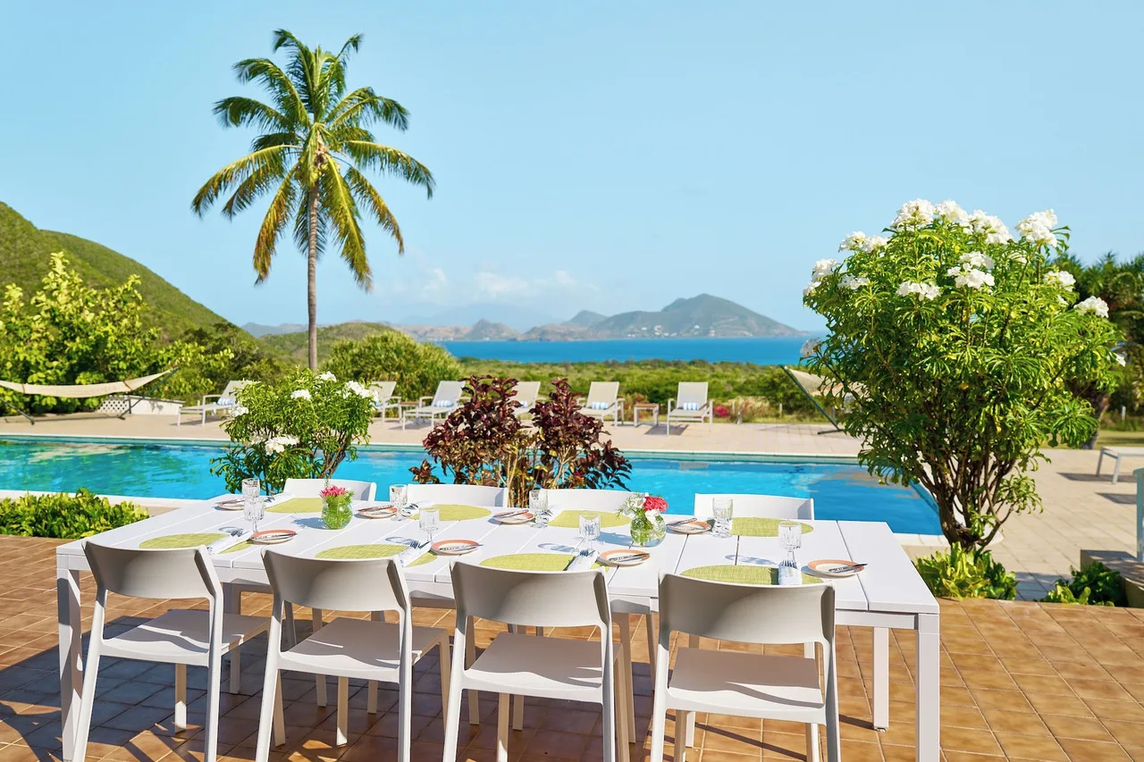 The Mount Nevis Hotel — ชาร์ลสทาวน์
