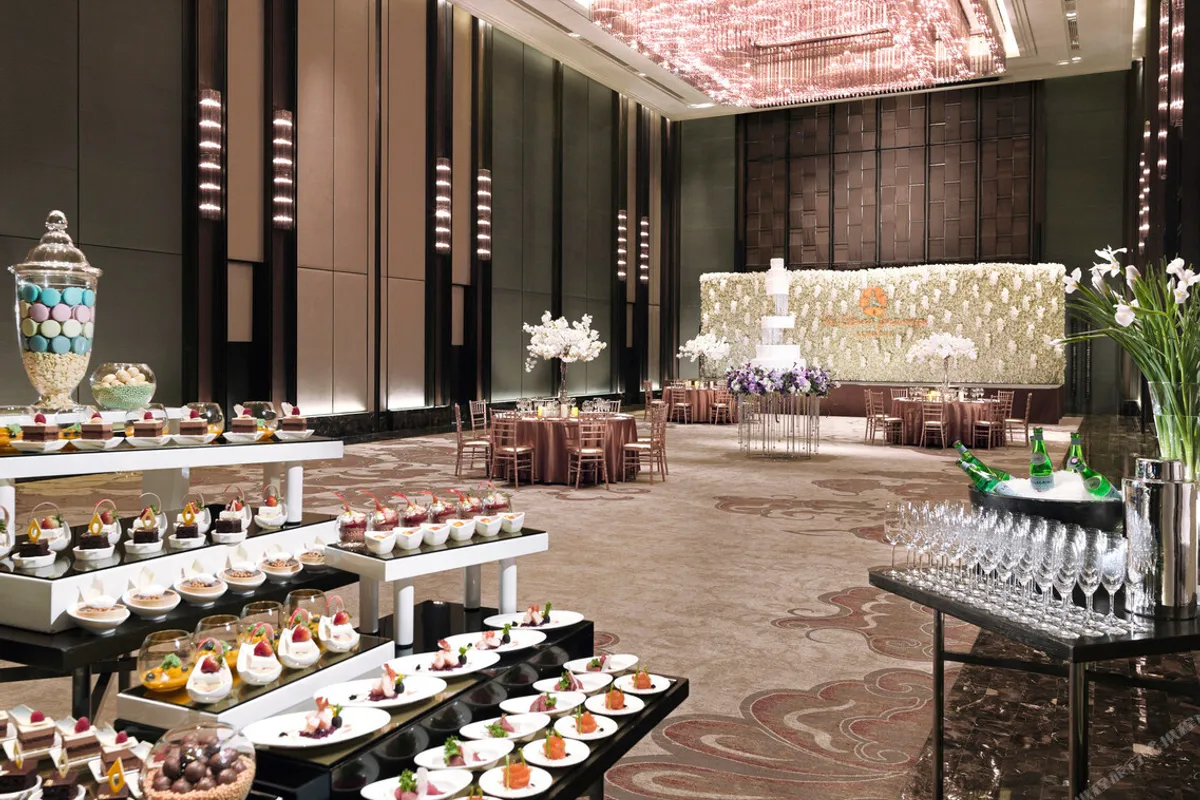 The Okura Prestige Bangkok — rooms and atmosphere