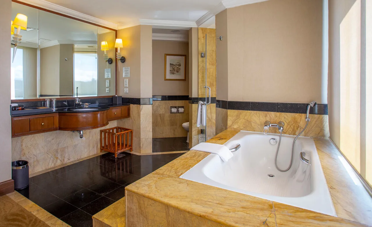 The Pacific Sutera Hotel — rooms and atmosphere