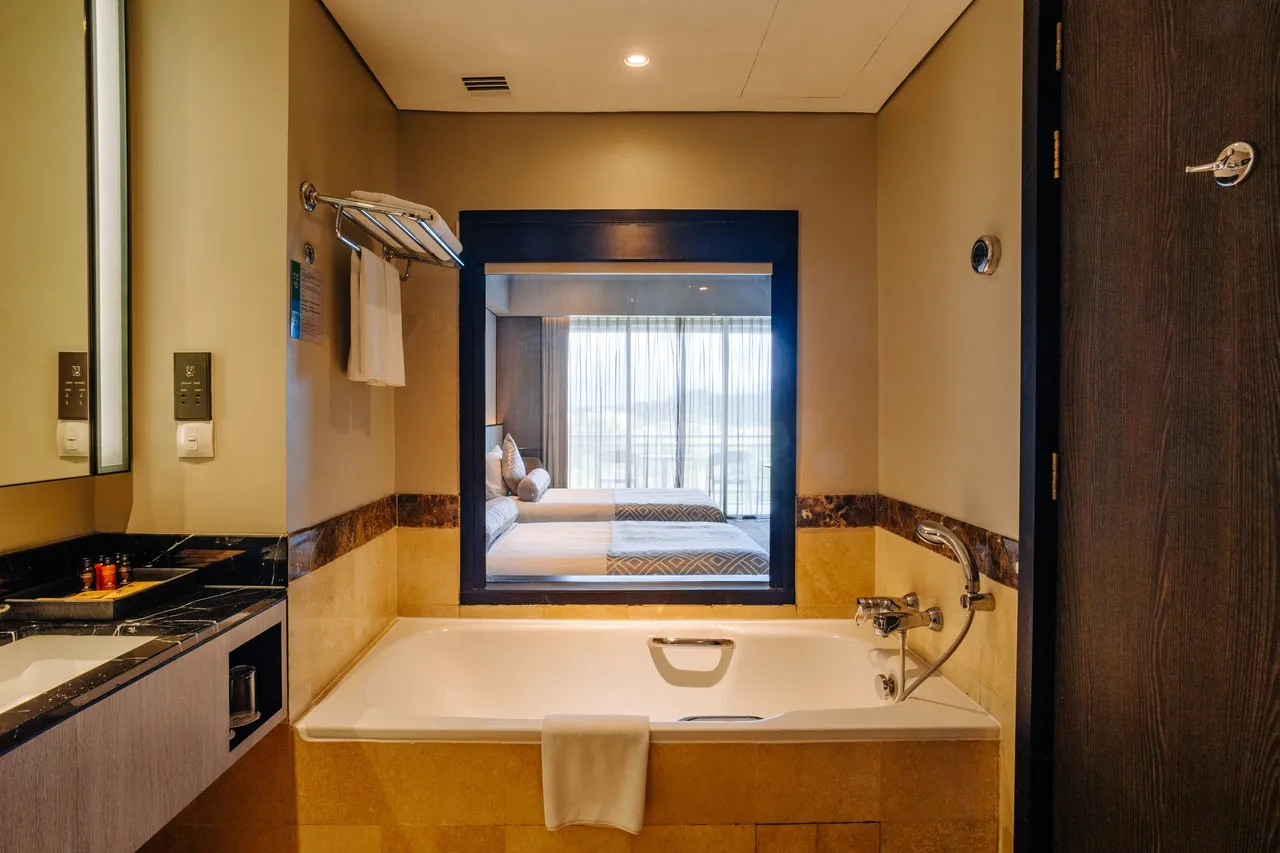 The Pacific Sutera Hotel — rooms and atmosphere