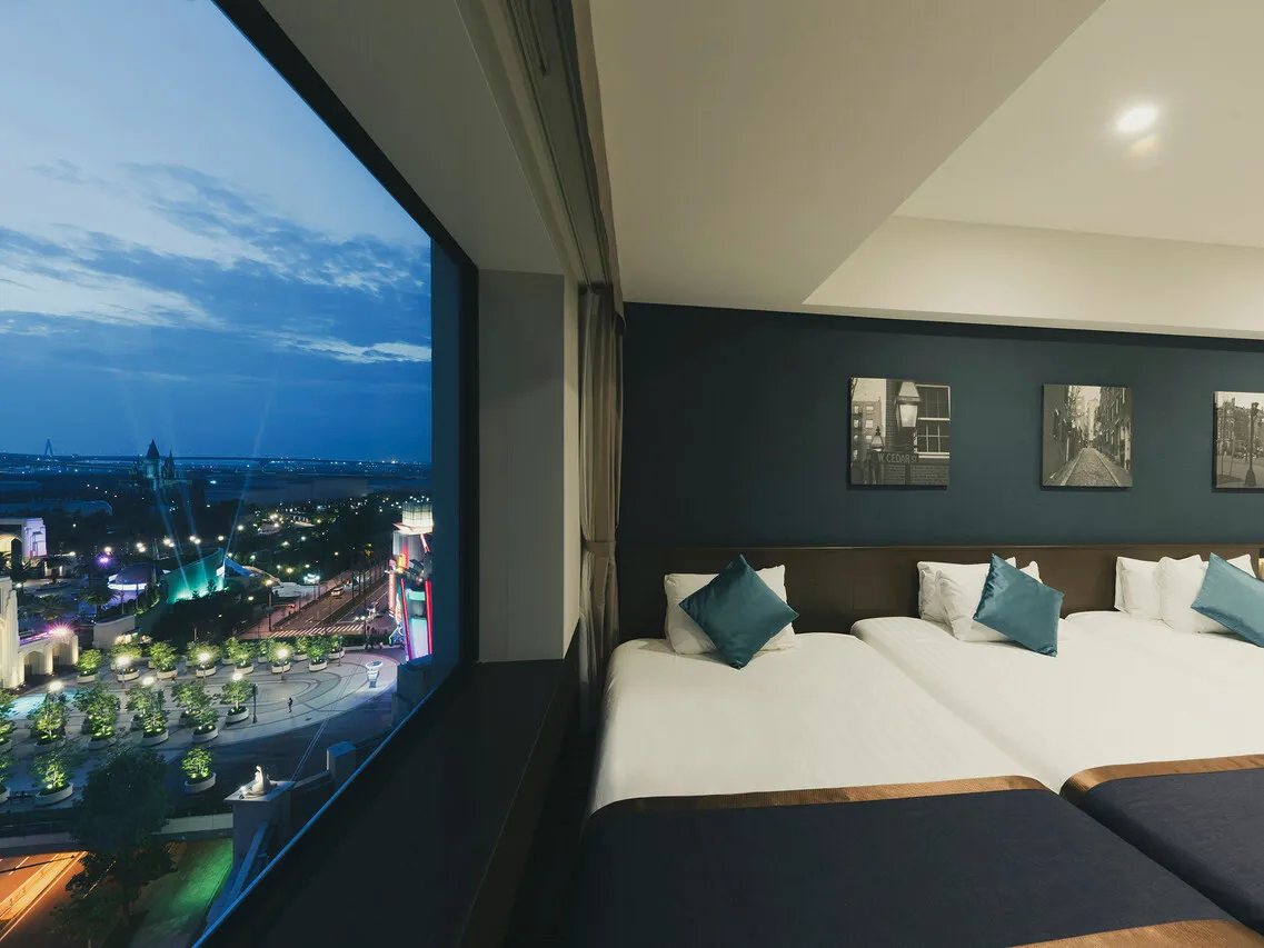 The Park Front Hotel at Universal Studios Japan — rooms and atmosphere