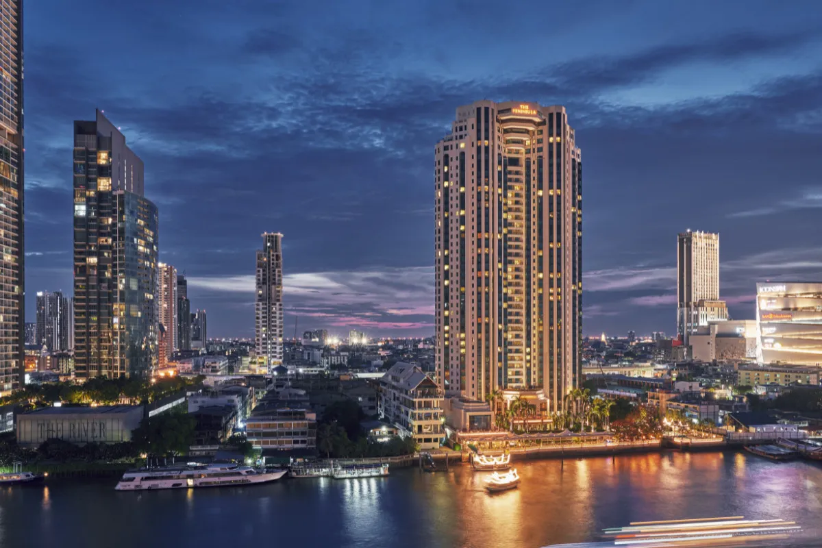 The Peninsula Bangkok — rooms and atmosphere