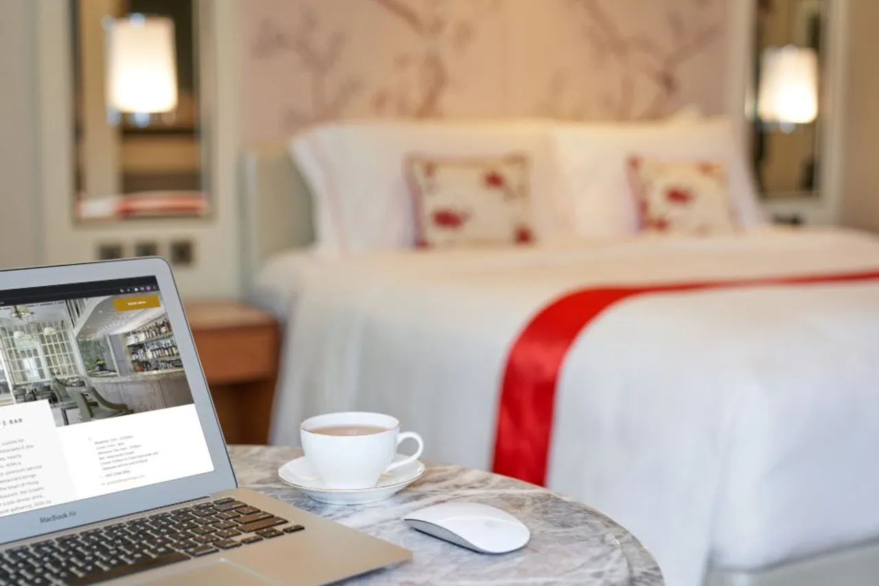 The Pottinger Hong Kong — rooms and atmosphere