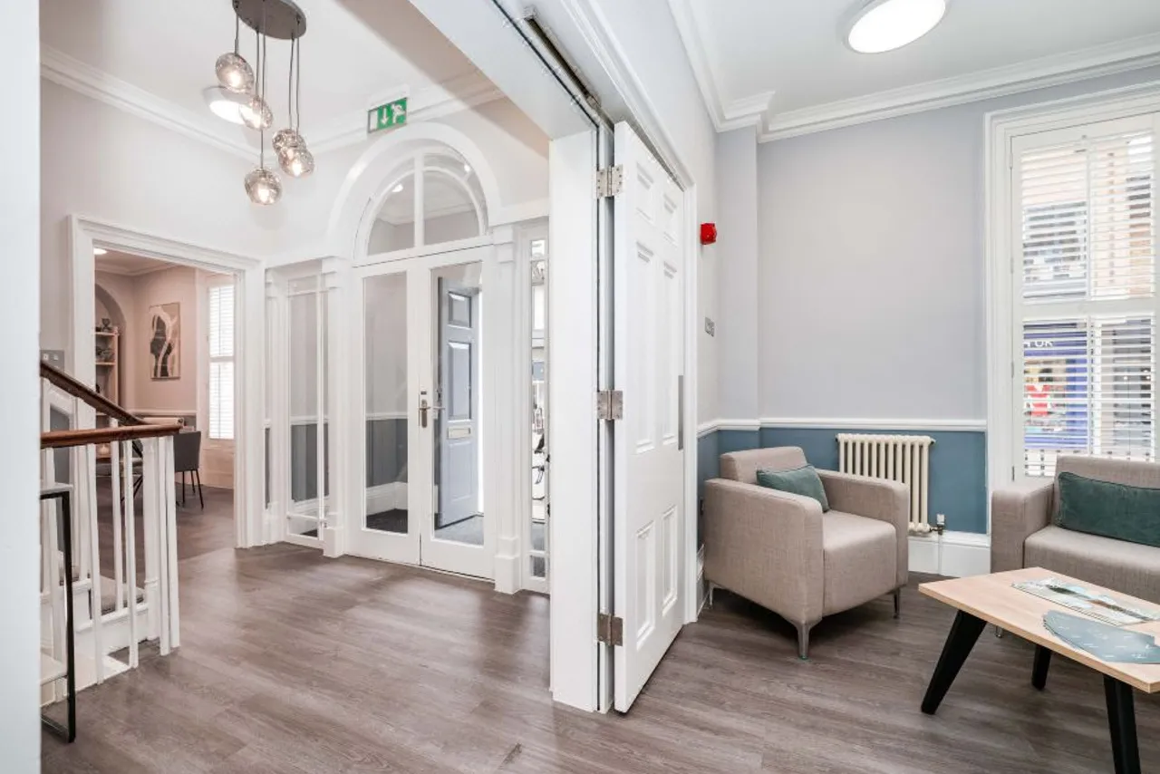 The Regent (Regent by Citystay) — rooms and atmosphere