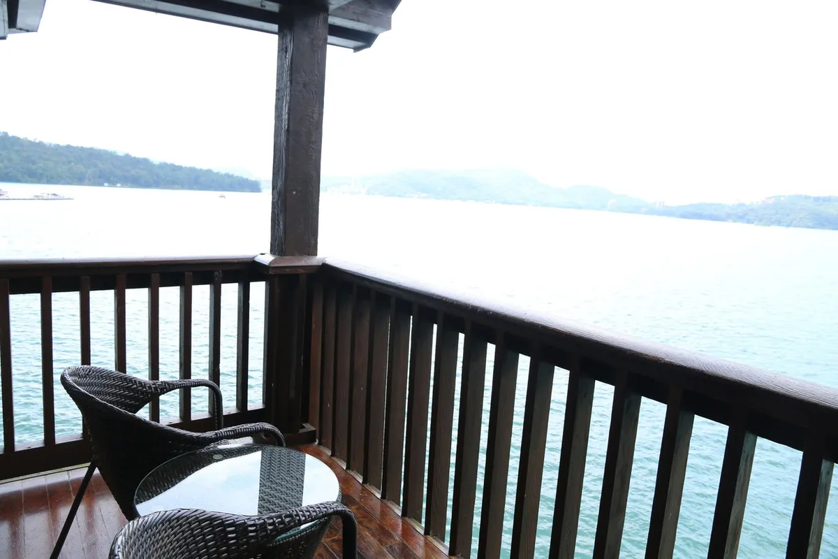 The Richforest Hotel - Sun Moon Lake — rooms and atmosphere