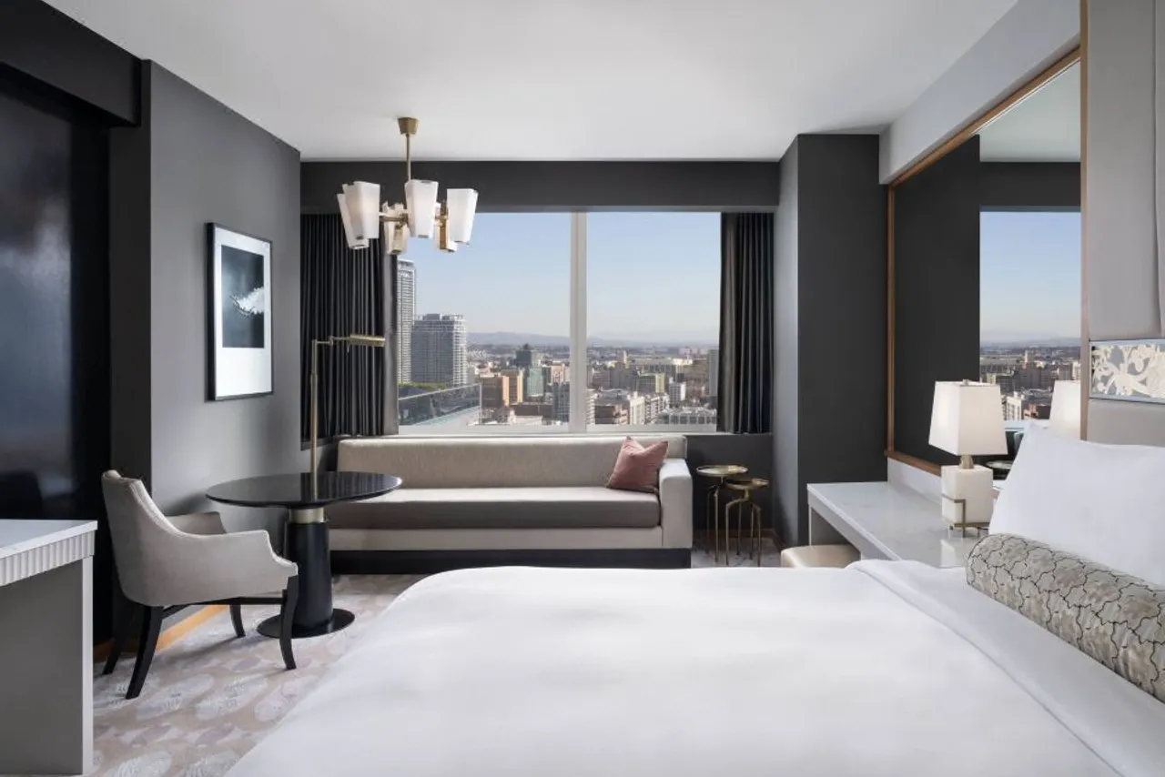 The Ritz-Carlton, Los Angeles — rooms and atmosphere