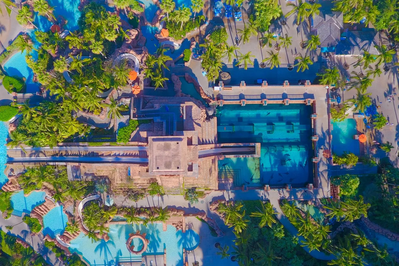 The Royal at Atlantis — rooms and atmosphere