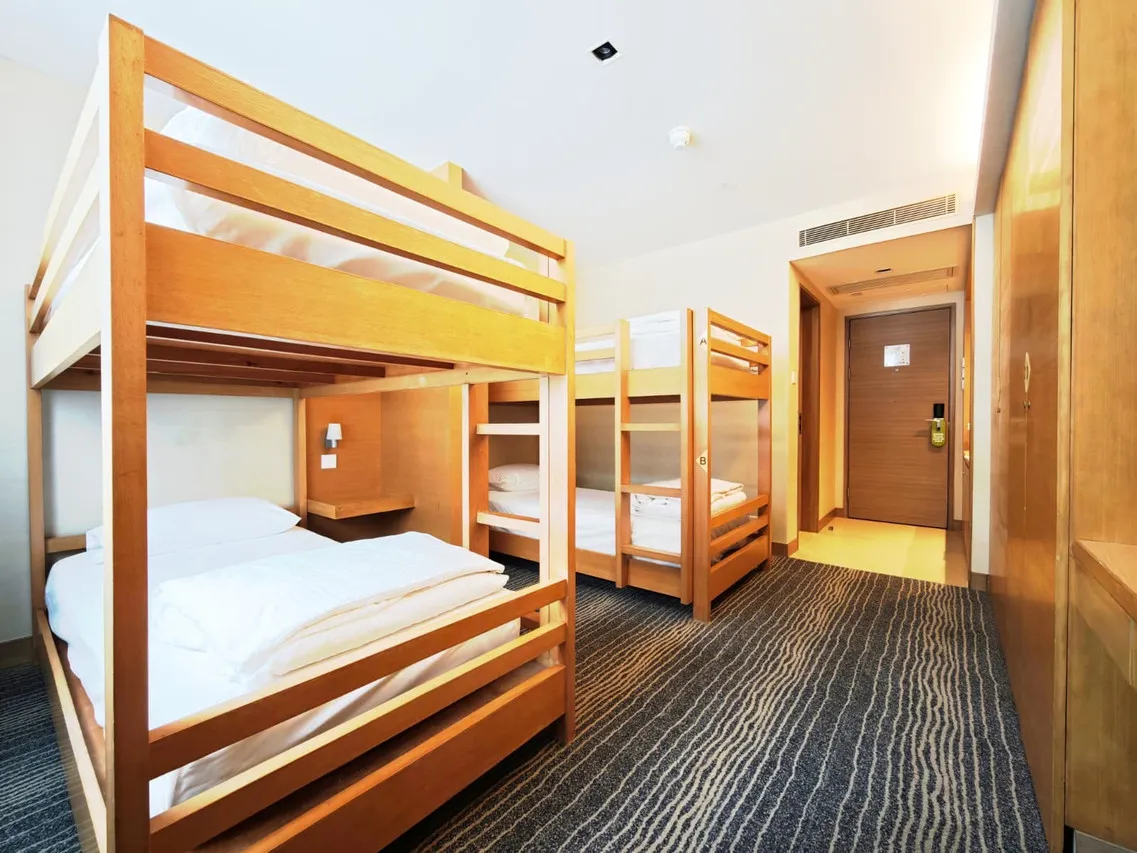 The Salisbury - YMCA of Hong Kong — rooms and atmosphere