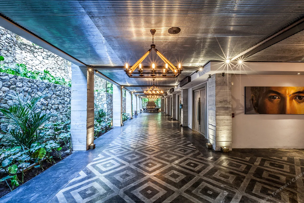 The Slate, Phuket — rooms and atmosphere