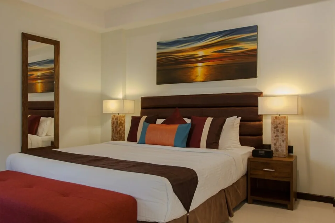 The Somerset Hotel — rooms and atmosphere