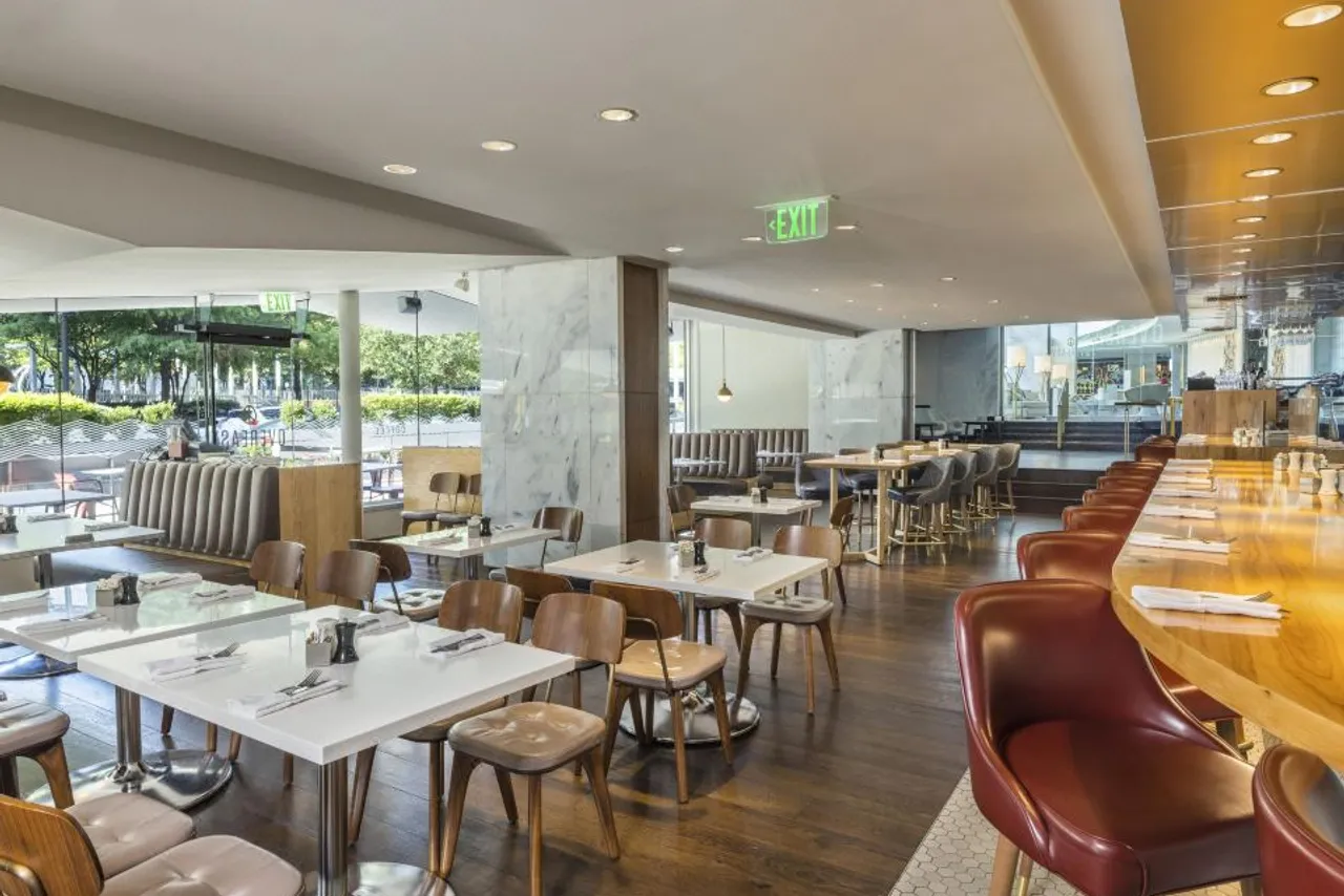 The Statler Dallas, Curio Collection by Hilton — rooms and atmosphere