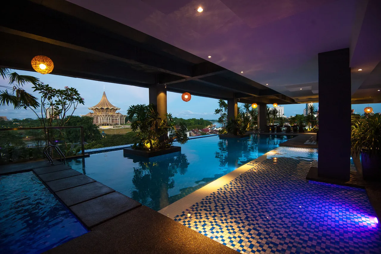 The Waterfront Hotel Kuching — ภาพห้องพักและบรรยากาศ
