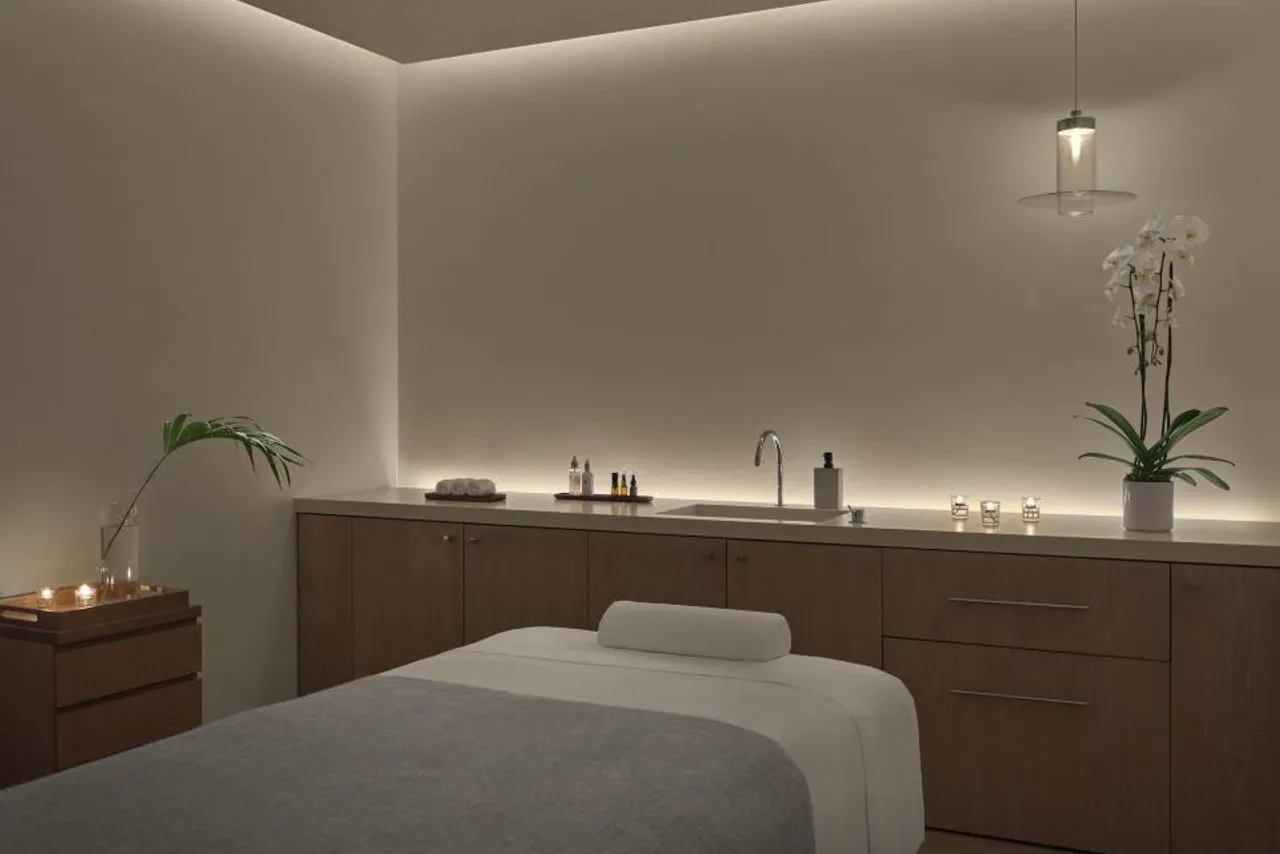 The West Hollywood EDITION — rooms and atmosphere