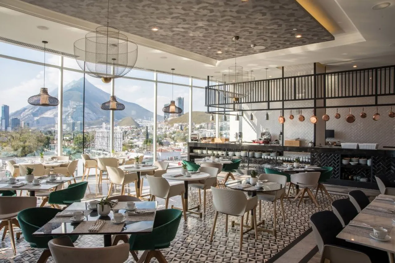 The Westin Monterrey Valle — rooms and atmosphere