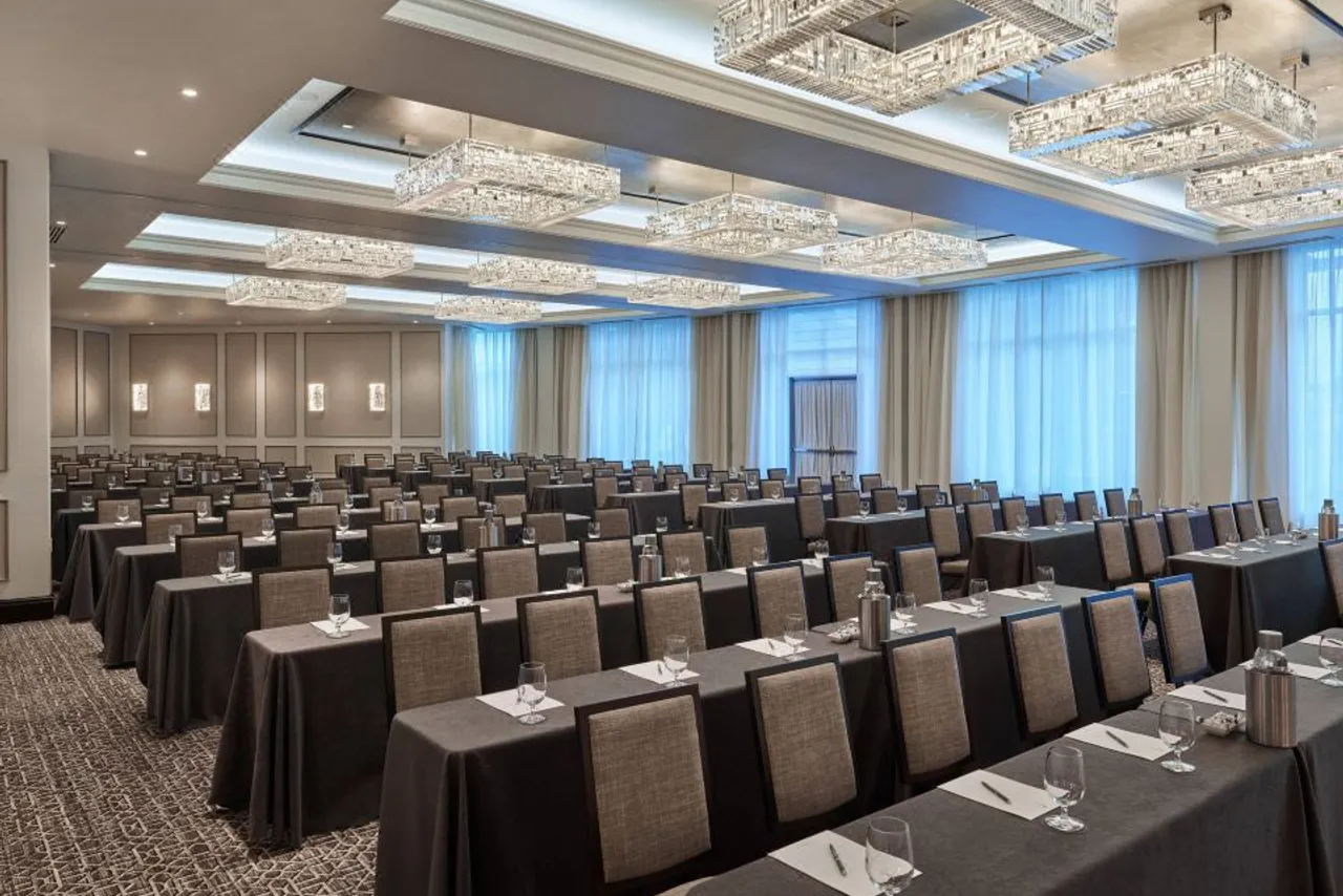 The Whitley, a Luxury Collection Hotel, Atlanta Buckhead — rooms and atmosphere