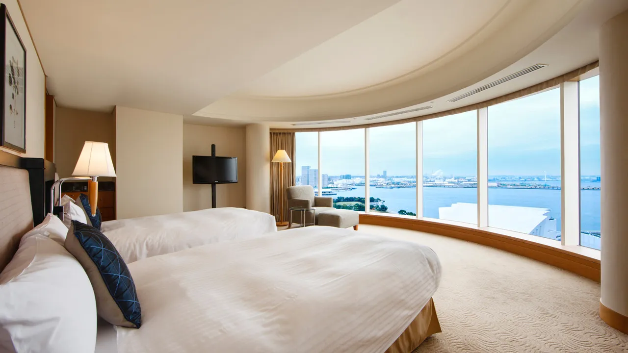 The Yokohama Bay Hotel Tokyu — rooms and atmosphere