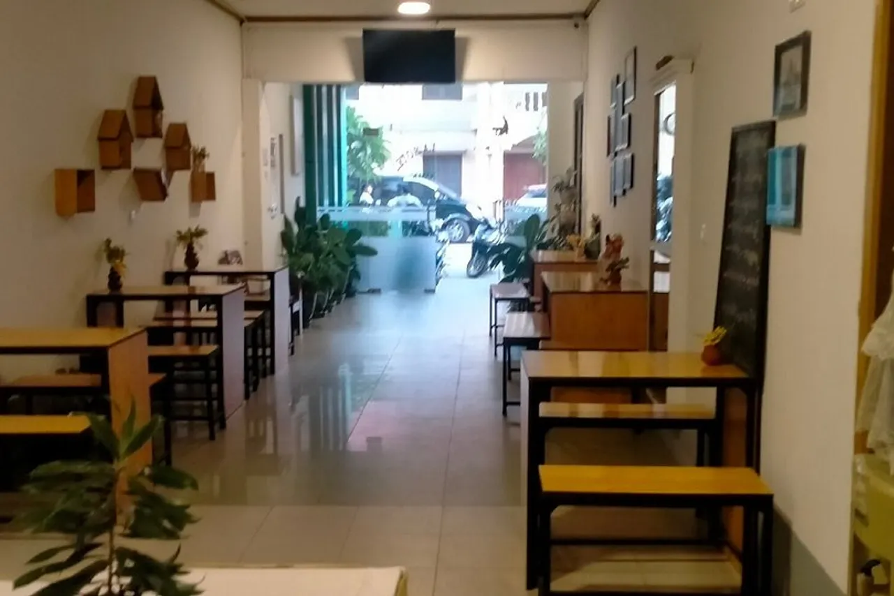 Thiha Bala Hotel — rooms and atmosphere