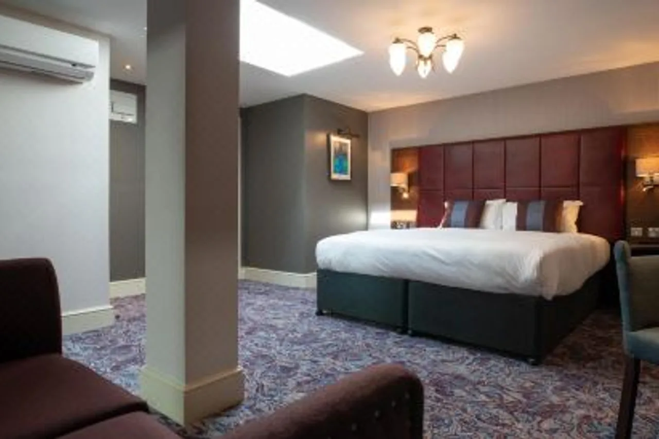 Thomas Ingoldsby (Wetherspoon) — rooms and atmosphere