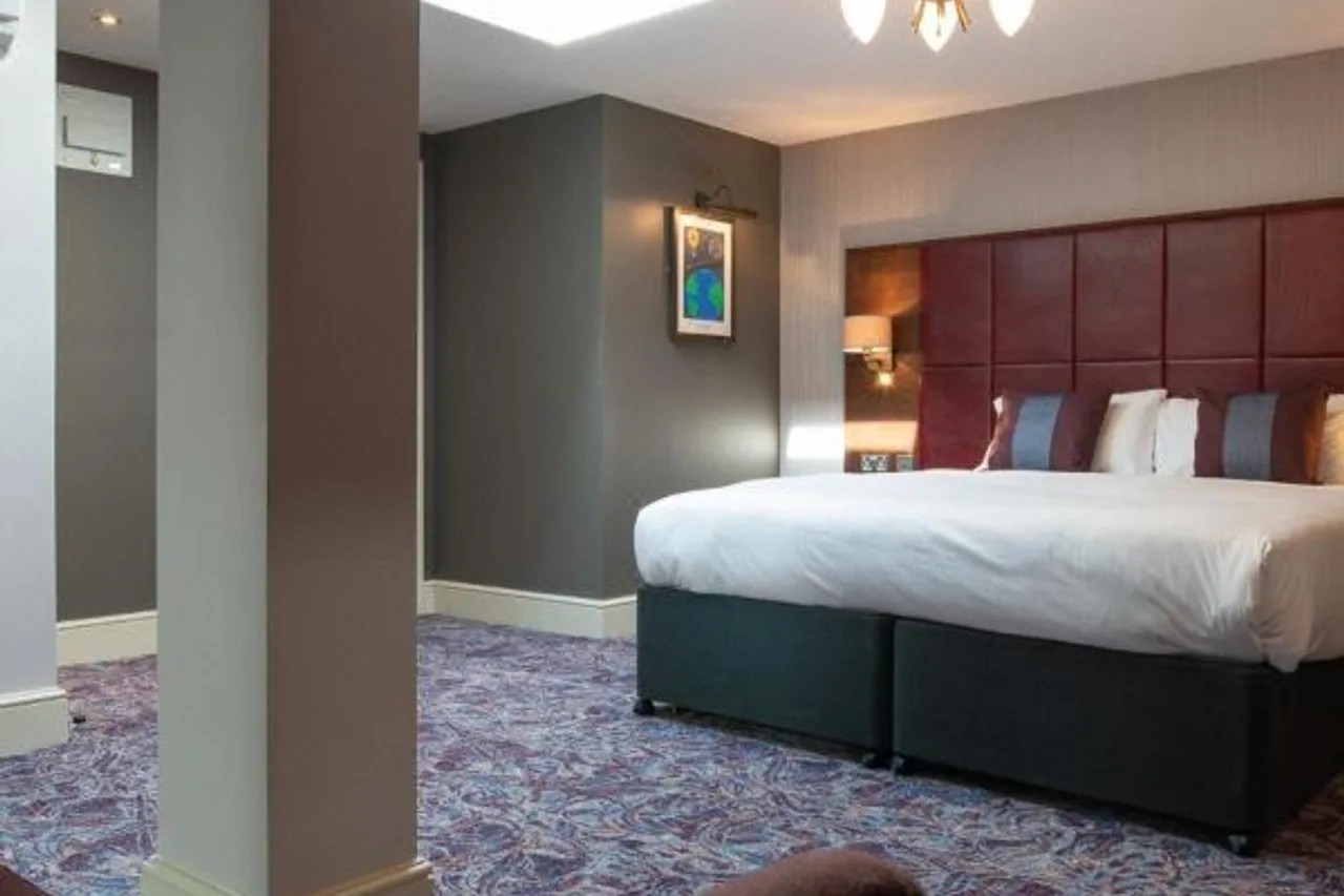 Thomas Ingoldsby (Wetherspoon) — rooms and atmosphere