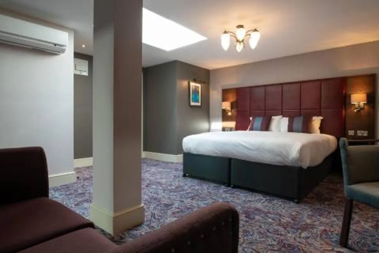 Thomas Ingoldsby (Wetherspoon) — rooms and atmosphere