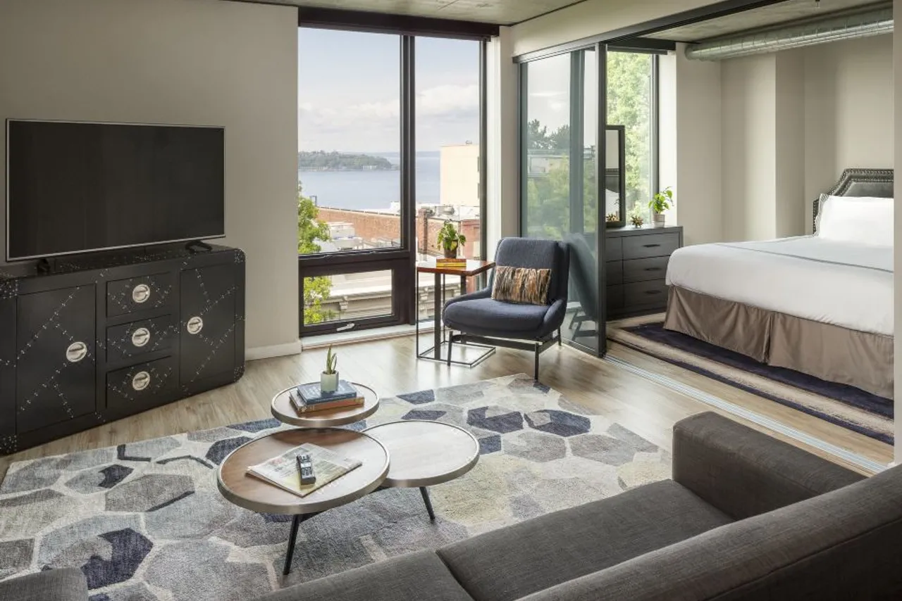 Thompson Seattle, by Hyatt — rooms and atmosphere