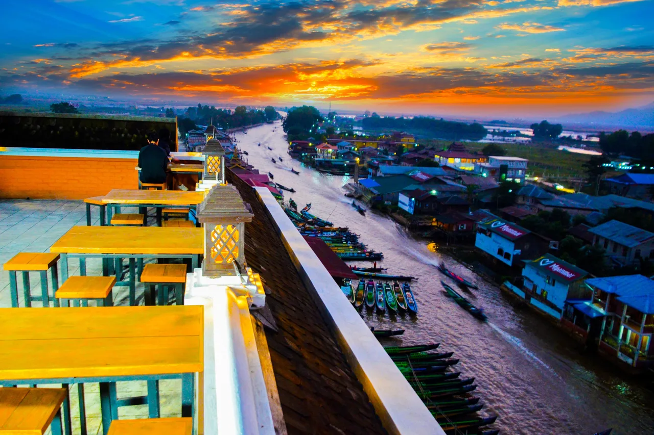 Thousand Island Hotel Inle Lake — rooms and atmosphere